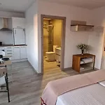 Aparthotel Estudios En Plaza Cabo Da Centro