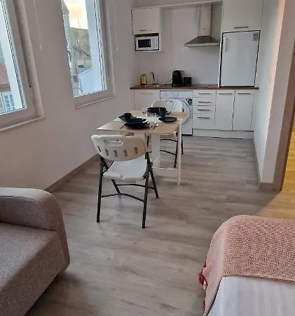 Estudios En Plaza Cabo Da Centro * 穆希亚