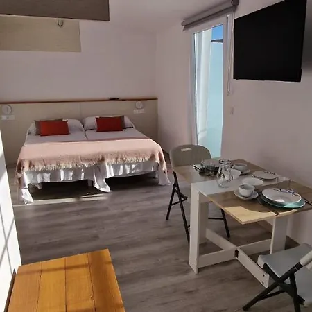 Estudios En Plaza Cabo Da Centro * 穆希亚