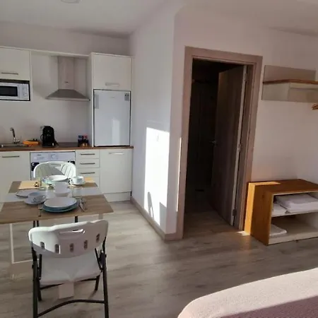 Estudios En Plaza Cabo Da Centro * 穆希亚