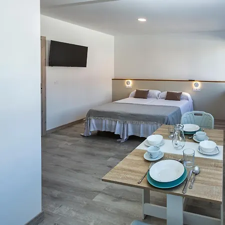 Estudios En Plaza Cabo Da Centro 穆希亚