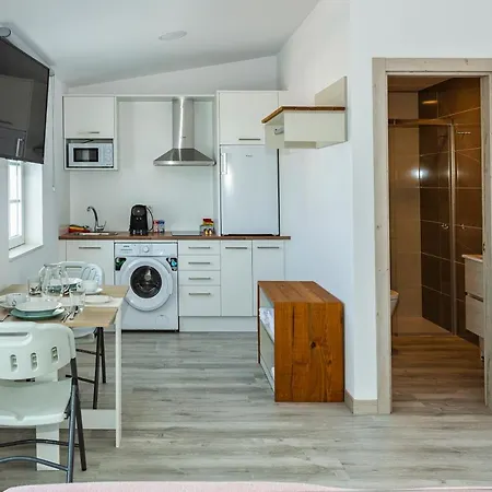 Estudios En Plaza Cabo Da Centro 穆希亚