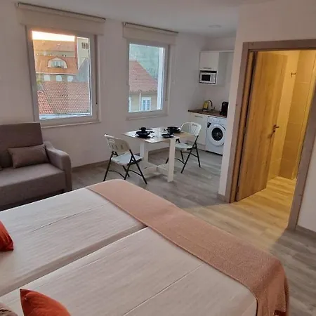 Estudios En Plaza Cabo Da Centro Apartment