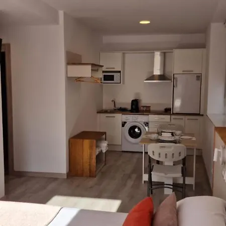 Estudios En Plaza Cabo Da Centro