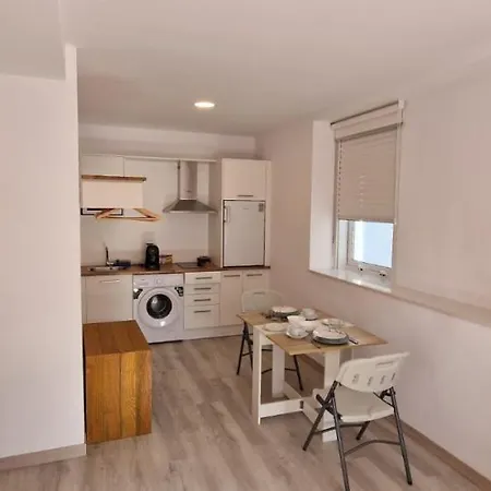 Estudios En Plaza Cabo Da Centro 4*