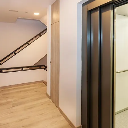 Aparthotel Estudios En Plaza Cabo Da Centro 4*