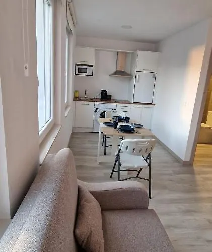 Estudios En Plaza Cabo Da Centro