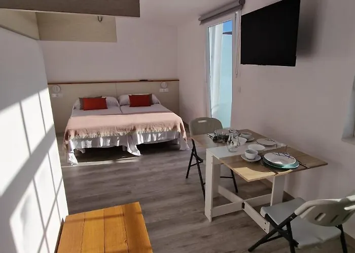 Estudios En Plaza Cabo Da Centro 4* 穆希亚